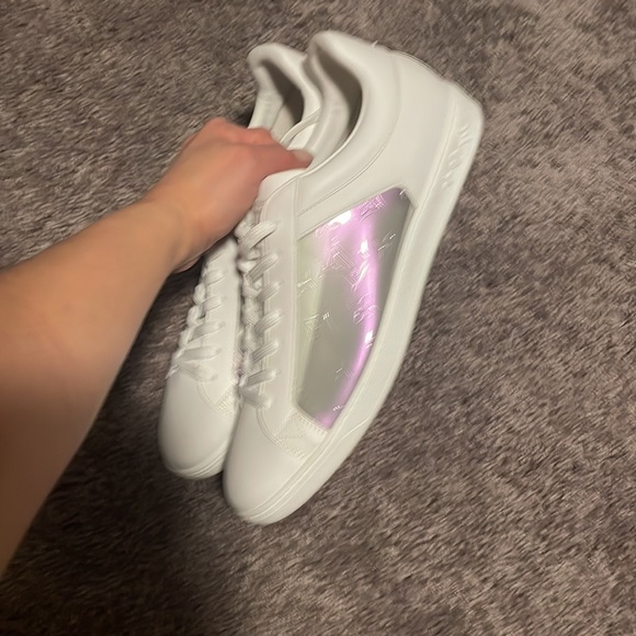 New and Authentic louis vuitton 1a8mak luxembourg sneakers in size 39.5 - Picture 5 of 15